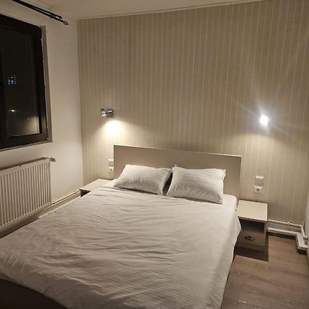 Stanford Aparthotel Gara De Nord Bukarest Eksteriør billede