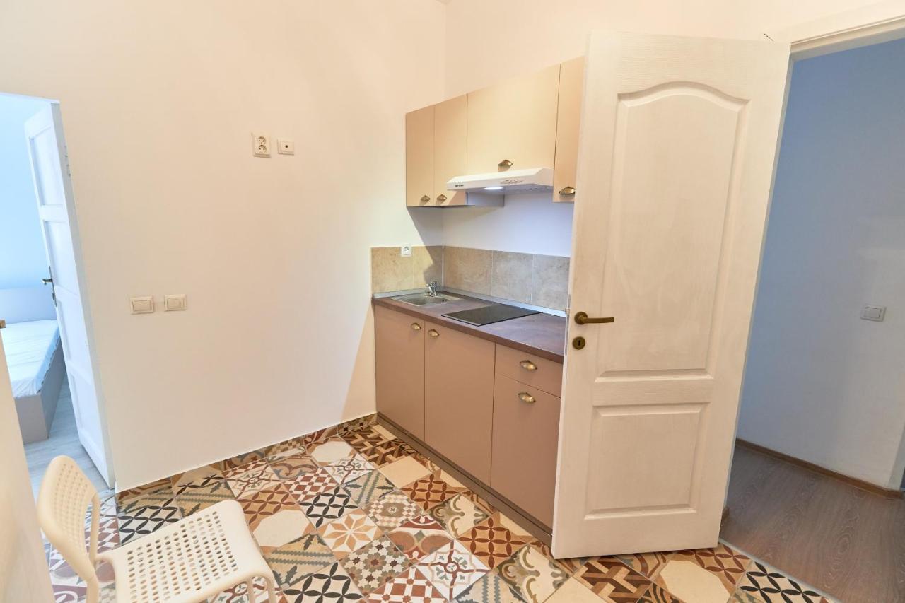 Stanford Aparthotel Gara De Nord Bukarest Eksteriør billede