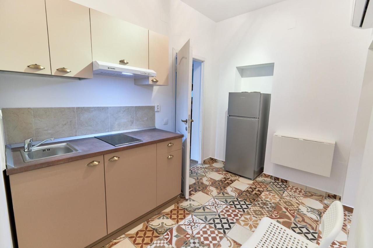 Stanford Aparthotel Gara De Nord Bukarest Eksteriør billede