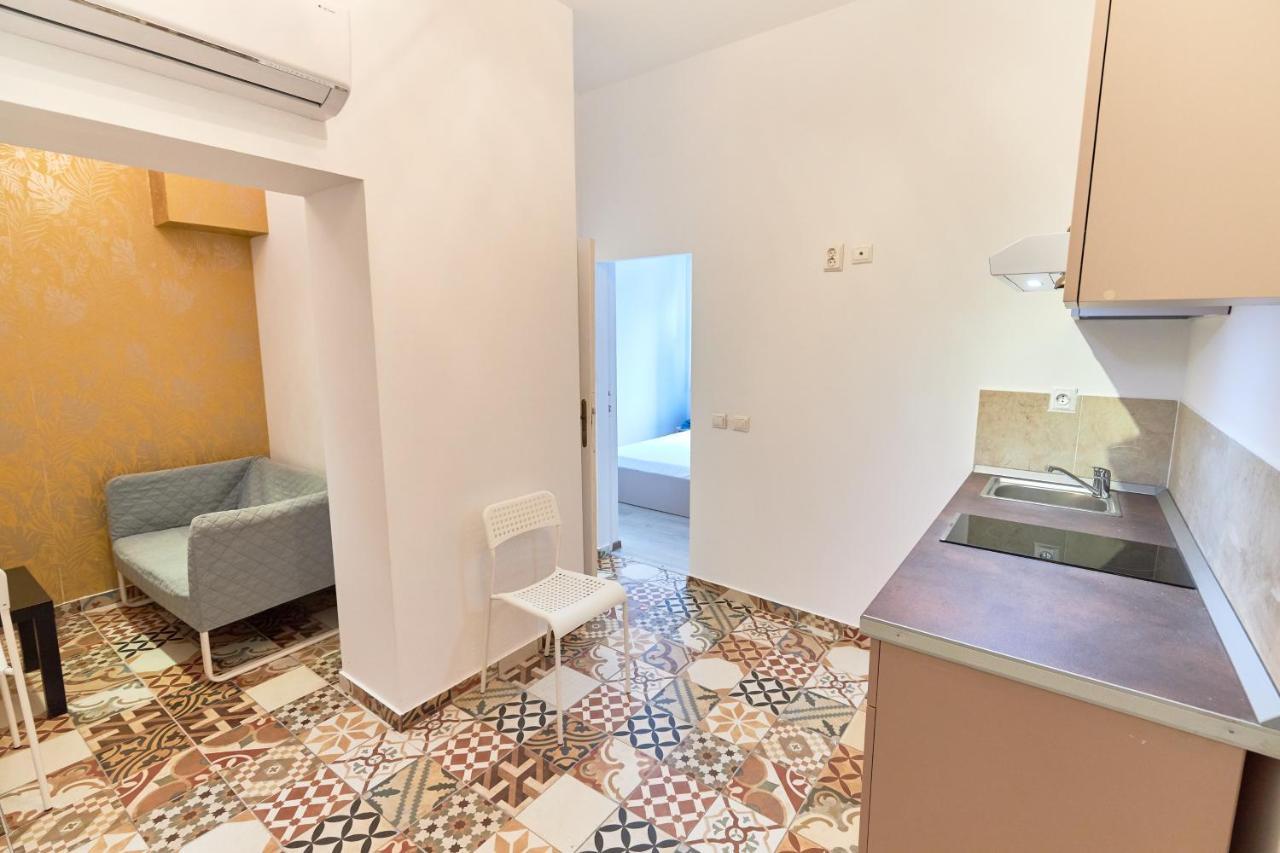 Stanford Aparthotel Gara De Nord Bukarest Eksteriør billede