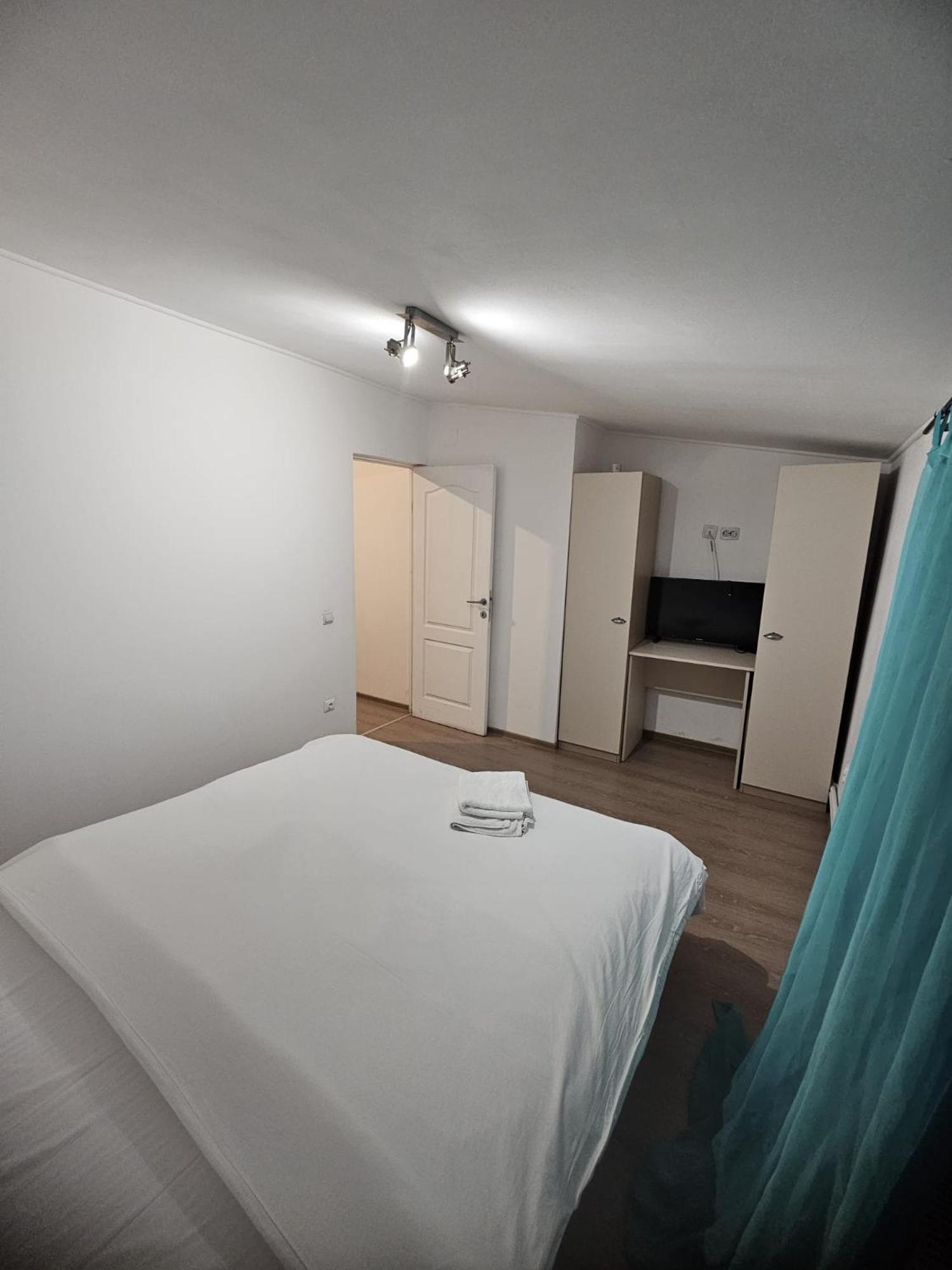 Stanford Aparthotel Gara De Nord Bukarest Eksteriør billede