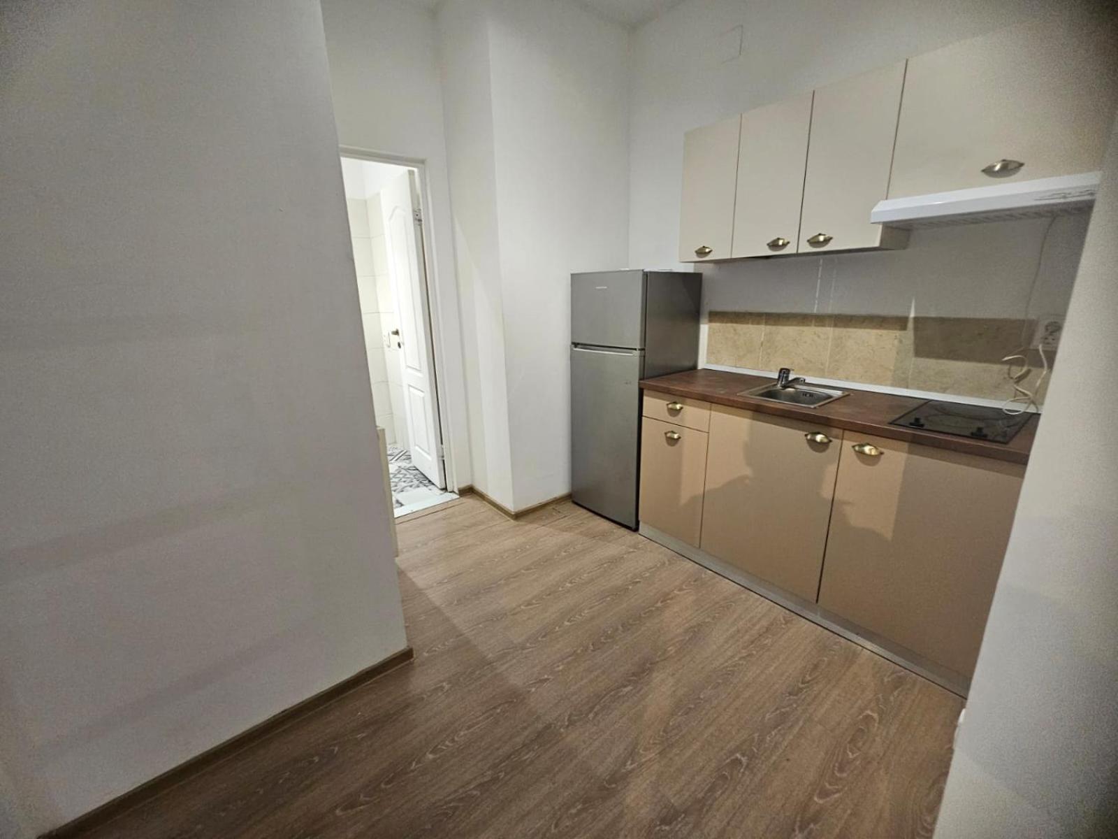 Stanford Aparthotel Gara De Nord Bukarest Eksteriør billede