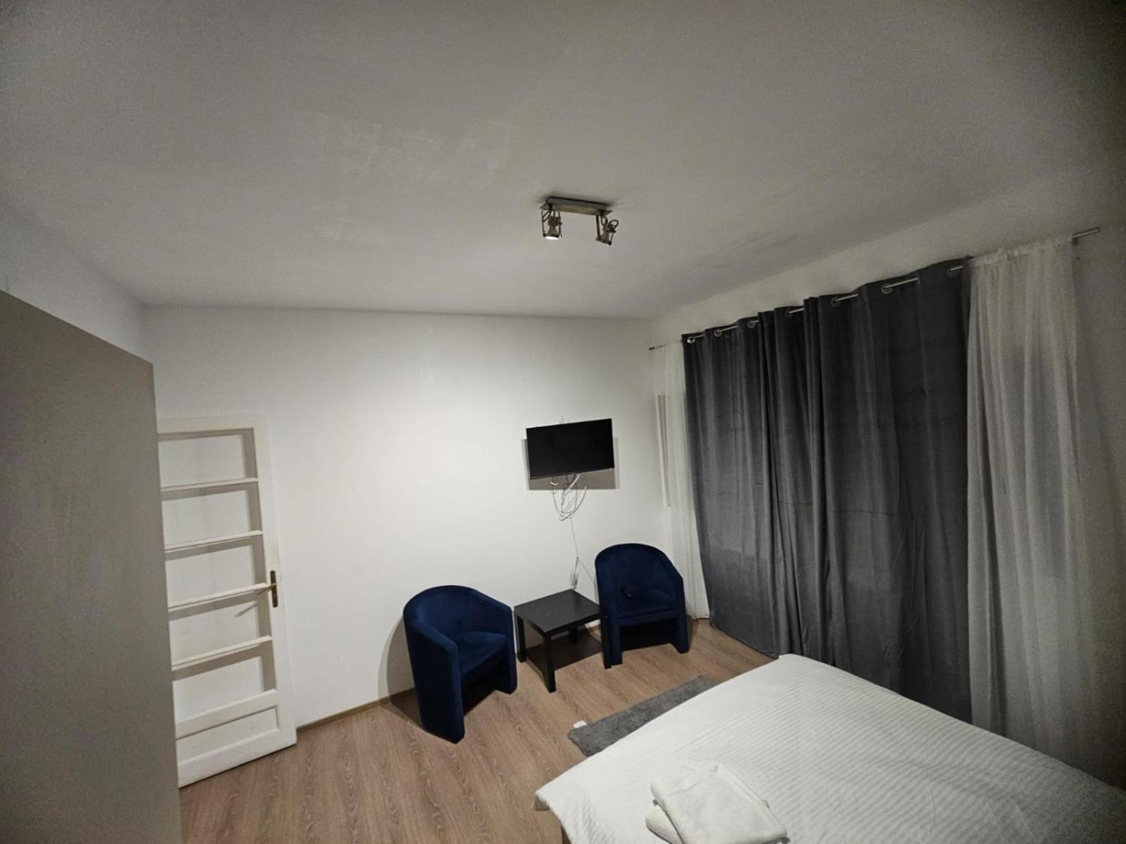 Stanford Aparthotel Gara De Nord Bukarest Eksteriør billede